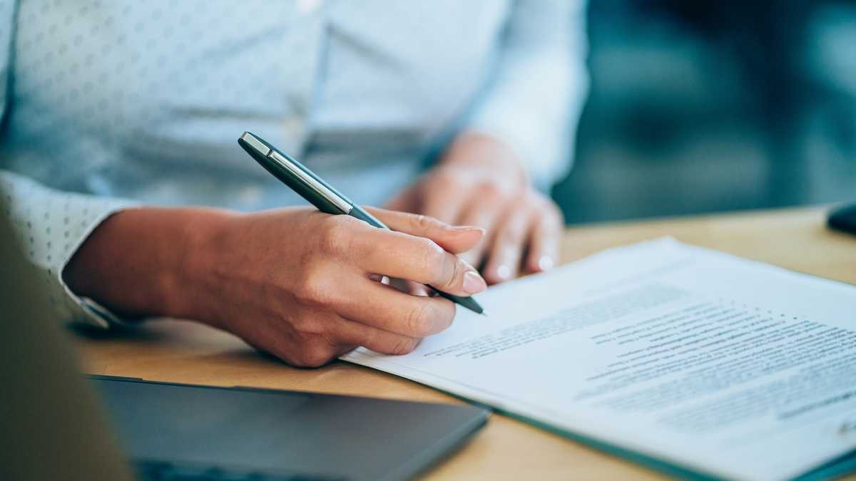 Imagen La gran importancia de notarizar contratos